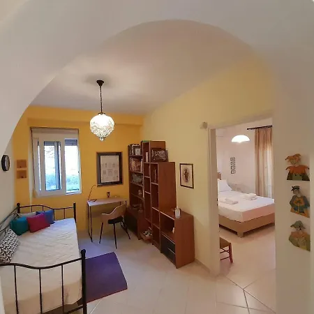 Saxophone House Seaview Family Rethymno